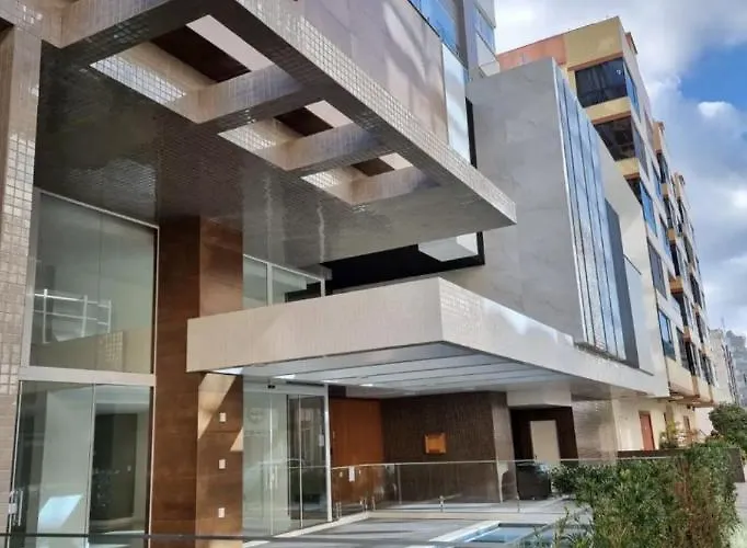 Apto Decorado E Bem Localizado